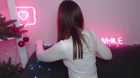 milanaangelas online show from 12.14.24