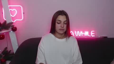 milanaangelas online show from 12.17.24