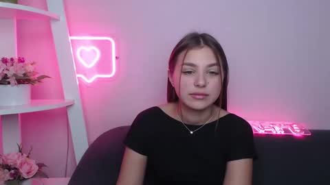 milanaangelas online show from 02.14.25