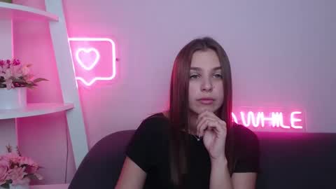 milanaangelas online show from 02.15.25