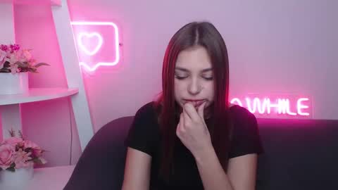milanaangelas online show from 02.18.25