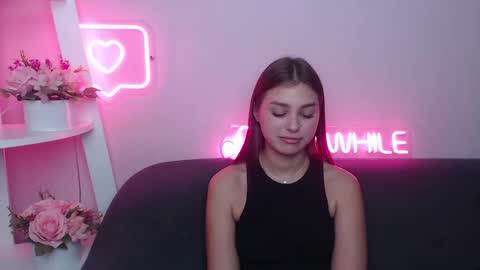 milanaangelas online show from 02.21.25