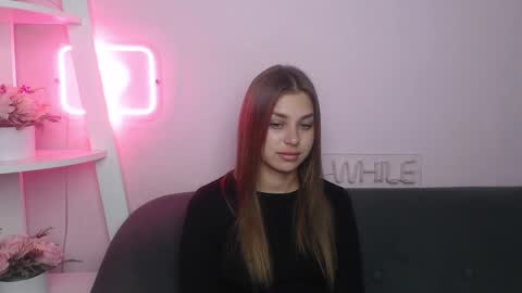 milanaangelas online show from 10.14.25