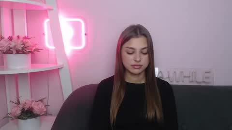 milanaangelas online show from 10.31.25