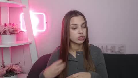 milanaangelas online show from 12.14.25