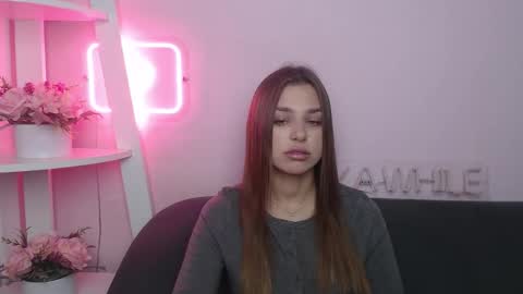 milanaangelas online show from 12.20.25