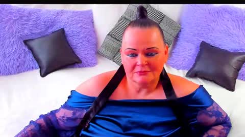 Snapshot of milanabiegert chatting on 06.25.26 Lana online show from 06.25.26