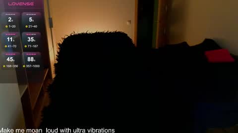 Snapshot of milanafox_ chatting on 03.06.25 Lana online show from 03.06.25
