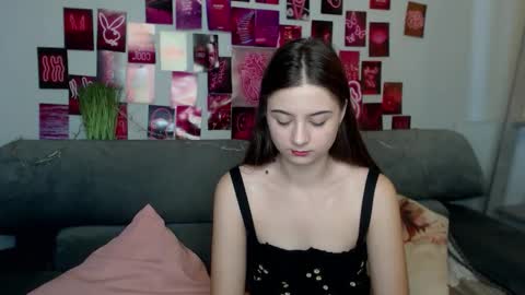 milanaroz online show from 09.25.25