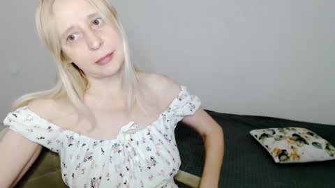 Milena online show from 02.13.25