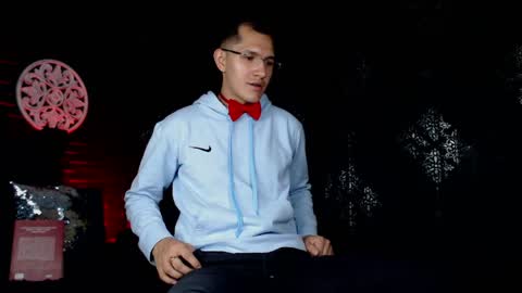 milandavid1 online show from 04.24.26