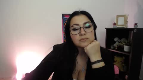 milania_milaa online show from 09.24.25