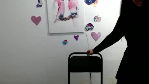 milania_milaa online show from 10.27.25