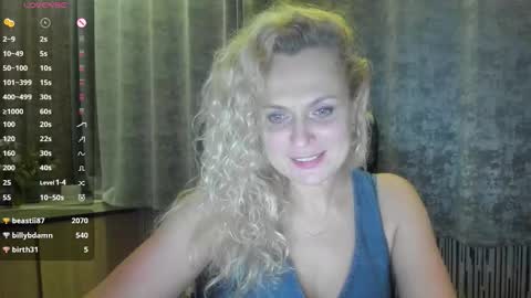 Snapshot of milanna_x chatting on 09.12.25 milanna_x online show from 09.12.25