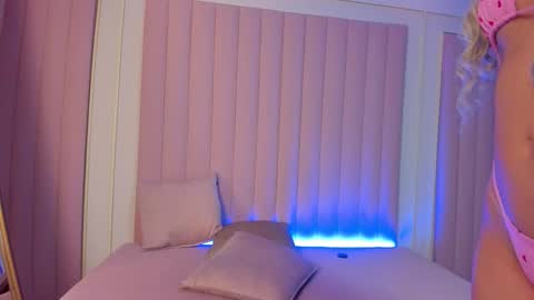 Sexy Mila  online show from 09.09.25