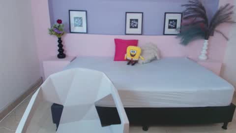 Mila Rose online show from 12.12.24