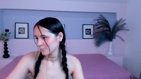 Mila Rose online show from 01.05.25