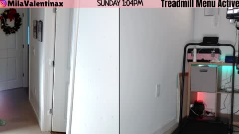 Mila Valentina online show from 12.21.25