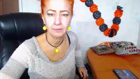 Snapshot of milayadflow chatting on 11.13.25 MilayaDFlow online show from 11.13.25