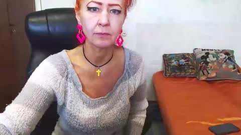 Snapshot of milayadflow chatting on 11.15.25 MilayaDFlow online show from 11.15.25