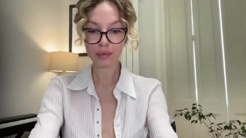 Mila online show from 09.24.25