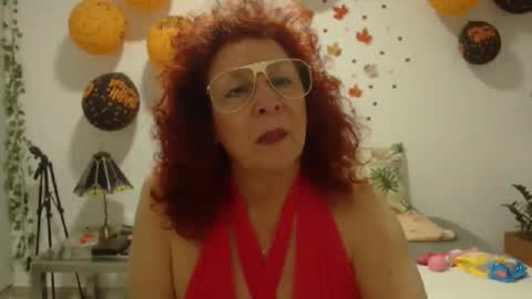 Snapshot of milchanell chatting on 10.27.25 milchanell online show from 10.27.25