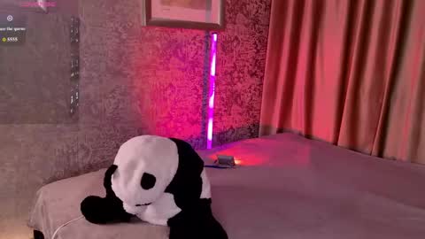 Mia online show from 06.04.26