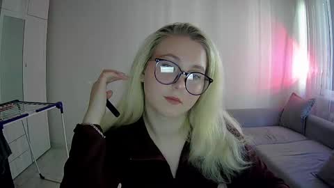 Snapshot of milena391630 chatting on 04.25.26 Milena new nonude shy blonde natural online show from 04.25.26