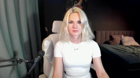 Milena online show from 02.24.25