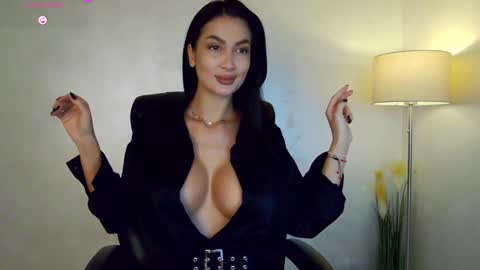 M online show from 12.12.24