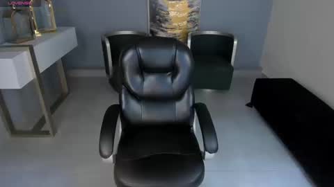 Snapshot of mileycruz_ chatting on 09.19.25 Miley Cruz IG miley model23 online show from 09.19.25