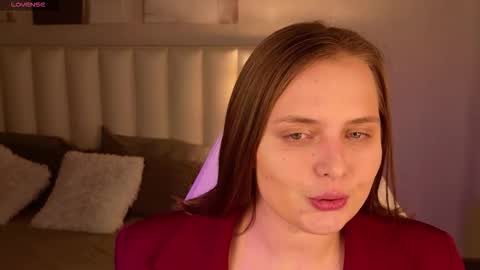 mileylovelyx online show from 11.17.25