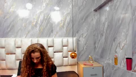 Snapshot of milf_drip chatting on 05.11.26 Lili online show from 05.11.26