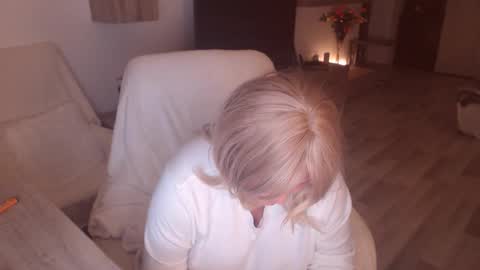 Snapshot of milf_lexxa chatting on 10.11.25 Sarrahkenda online show from 10.11.25