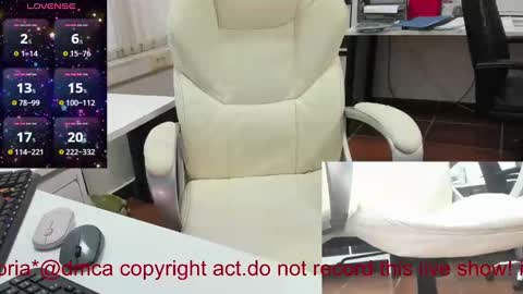 Snapshot of milf_viktoria chatting on 01.29.25 Viktoria online show from 01.29.25
