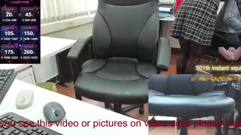 Snapshot of milf_viktoria chatting on 03.12.25 Viktoria online show from 03.12.25