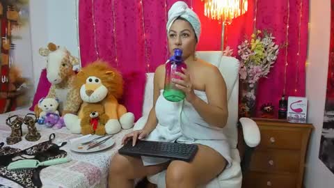 Nakary Bustamante online show from 02.08.25
