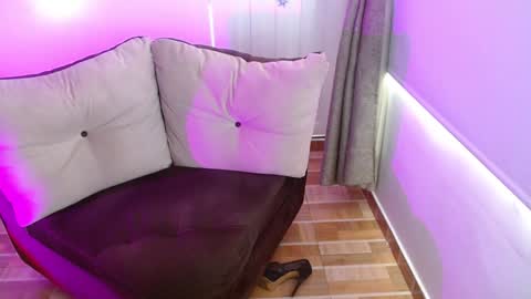 Snapshot of milfrosalie chatting on 02.08.25 Rosalie  online show from 02.08.25