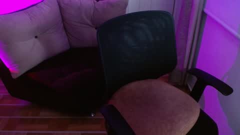 Snapshot of milfrosalie chatting on 09.11.25 Rosalie  online show from 09.11.25