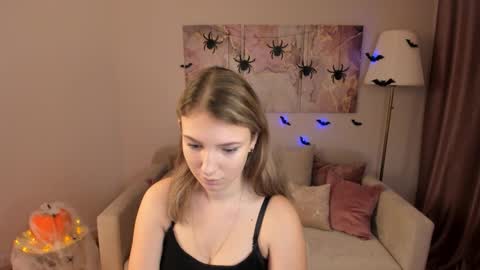 milinafox online show from 10.19.25