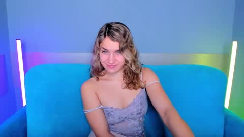 milkablond online show from 12.10.24