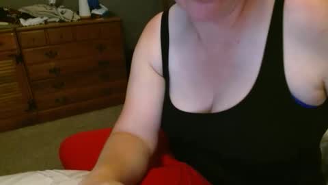 Snapshot of milking_daddi chatting on 09.22.25 milking_daddi online show from 09.22.25