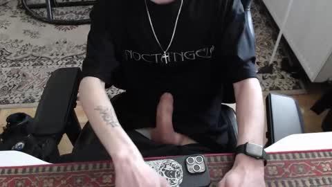 Snapshot of milkmeup_thick chatting on 04.25.26 milkmeup_thick online show from 04.25.26