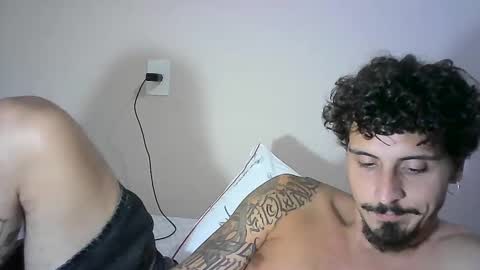 Snapshot of milkoffee chatting on 01.07.25 milkoffee online show from 01.07.25