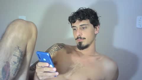 Snapshot of milkoffee chatting on 01.15.25 milkoffee online show from 01.15.25