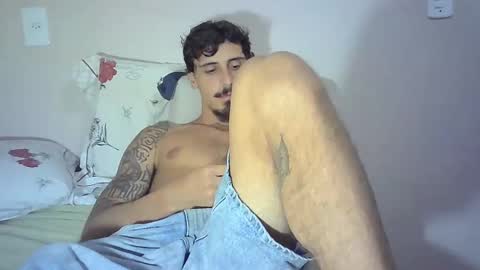 Snapshot of milkoffee chatting on 02.04.25 milkoffee online show from 02.04.25