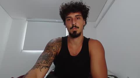 Snapshot of milkoffee chatting on 02.19.26 milkoffee online show from 02.19.26