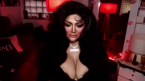 Snapshot of milkshakelavinia chatting on 01.06.25 milkshakelavinia online show from 01.06.25