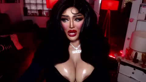 Snapshot of milkshakelavinia chatting on 01.08.25 milkshakelavinia online show from 01.08.25