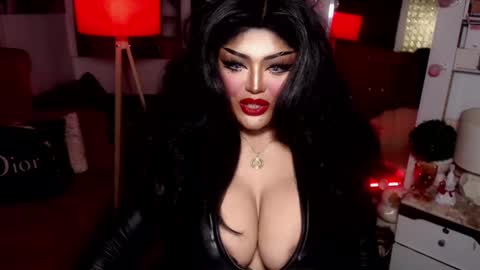 Snapshot of milkshakelavinia chatting on 01.12.25 milkshakelavinia online show from 01.12.25